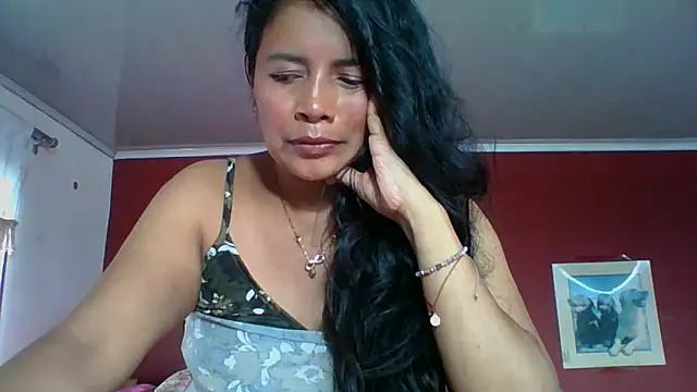 DianaOchoa  online show from October 12, 2025, 3:24 pm