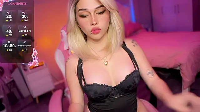 SarasayTS online show from December 21, 2025, 6:53 pm