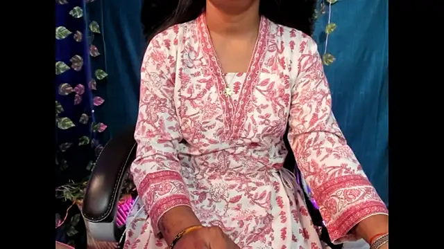 Snapshot of Forever_Love2025 chatting on October 13, 2025, 6:59 am Forever Love2025 online show from October 13, 2025, 6:59 am