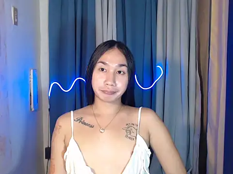 in yourdreamstarxx online show from November 14, 2025, 3:48 pm