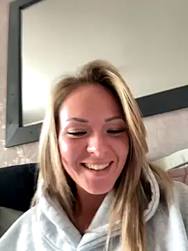 Kayla Modelle96 online show from October 6, 2025, 1:56 pm