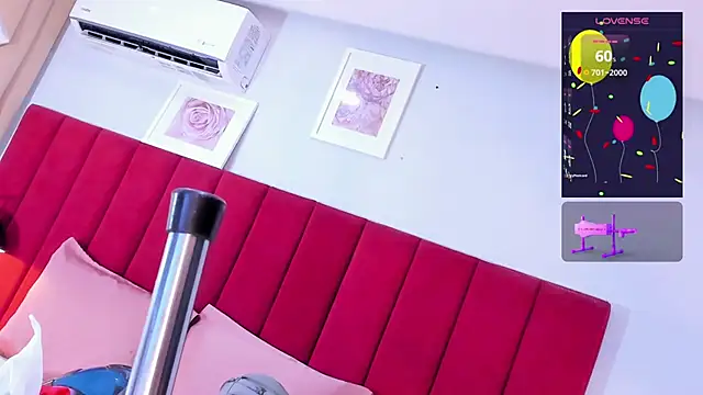 abby blond  online show from November 13, 2025, 12:31 pm