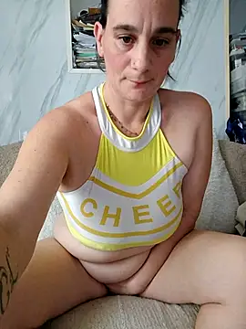 caro252 online show from January 8, 2026, 1:28 pm