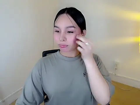 holly tabby online show from January 14, 2026, 9:18 pm