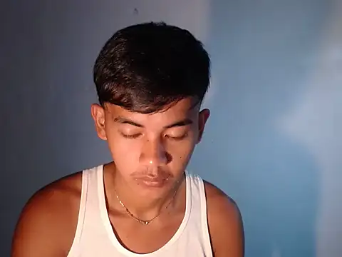 jaybot jayxx online show from May 2, 2026, 4:28 am