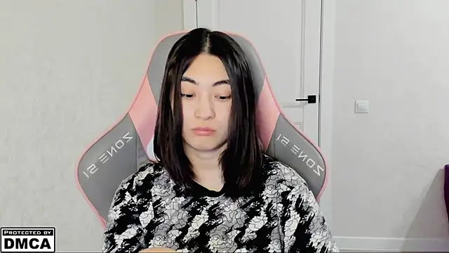 MeilideQian1 online show from November 6, 2025, 5:28 pm