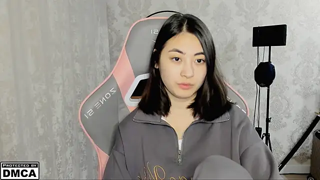 MeilideQian1 online show from October 6, 2025, 2:02 am