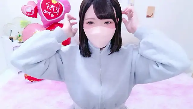 Snapshot of Anzu_xx chatting on February 13, 2026, 12:10 am Anzu xx online show from February 13, 2026, 12:10 am