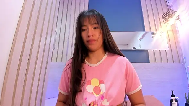 Snapshot of SofiCandy_ chatting on February 2, 2026, 1:32 pm SofiCandy online show from February 2, 2026, 1:32 pm