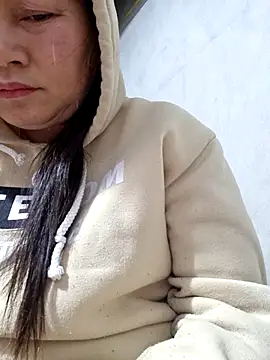 yoowwmr online show from January 8, 2026, 3:18 pm