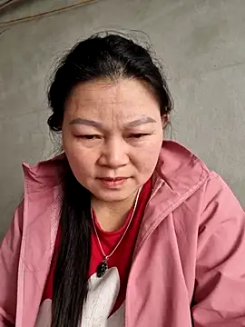 yoowwmr online show from December 21, 2025, 1:41 am