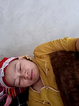 yoowwmr online show from November 14, 2025, 4:05 am