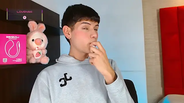 Ezra Storm online show from November 14, 2025, 5:11 am