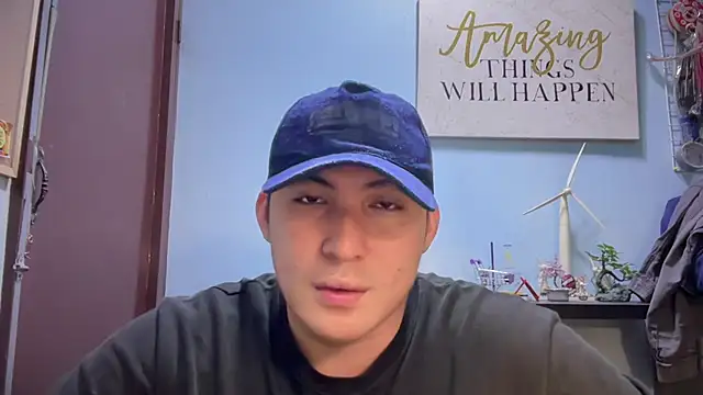 lovely jay online show from November 29, 2025, 7:58 pm