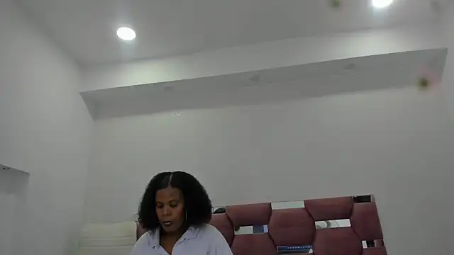 MiiaSmith   online show from December 5, 2025, 9:12 pm