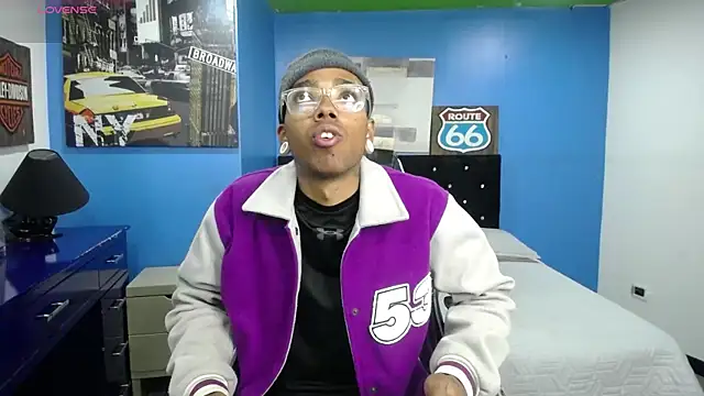 Snapshot of CollemanStone chatting on October 29, 2025, 2:16 pm CollemanStone online show from October 29, 2025, 2:16 pm