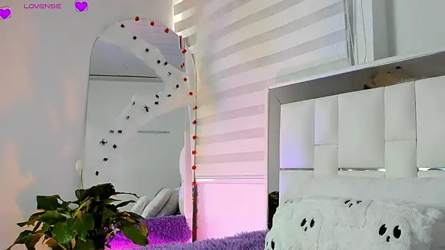 sara goddess01 online show from October 29, 2025, 7:02 pm