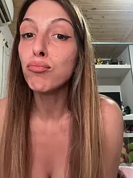 Snapshot of irisdollbb chatting on October 19, 2025, 4:37 am irisdollbb online show from October 19, 2025, 4:37 am