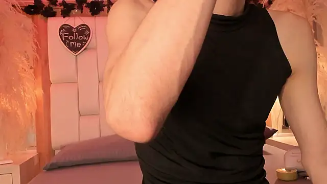 Daphne And Roger online show from March 7, 2026, 11:05 am