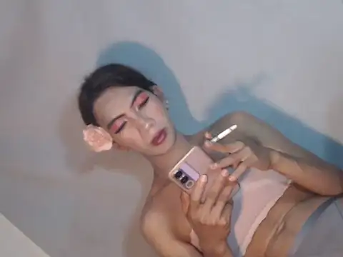 xyourdreamtrans online show from June 3, 2026, 6:25 am