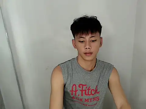 Snapshot of ynotyu chatting on May 11, 2026, 4:15 pm ynotyu online show from May 11, 2026, 4:15 pm
