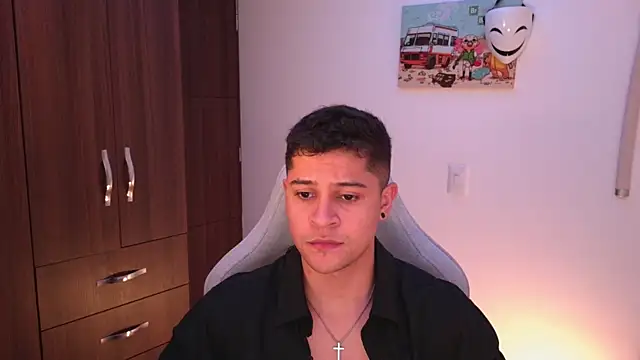 Snapshot of domsantiago_ chatting on October 20, 2025, 12:24 am domsantiago online show from October 20, 2025, 12:24 am