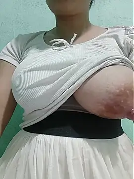 Shiny Babe online show from July 26, 2026, 7:04 am