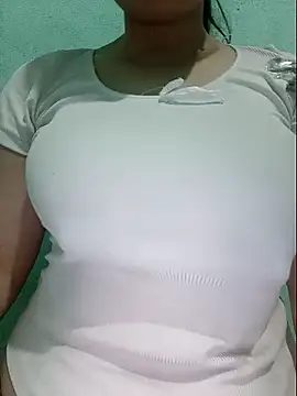 Shiny Babe online show from June 7, 2026, 5:23 am