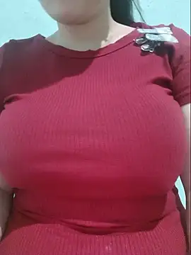 Shiny Babe online show from May 29, 2026, 3:34 am