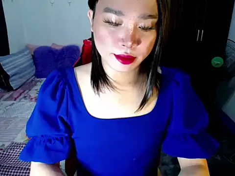 Urassiansweetcummer online show from September 22, 2025, 2:17 am