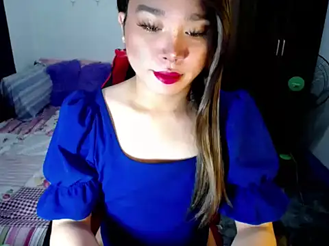 Urassiansweetcummer online show from October 6, 2025, 1:40 am