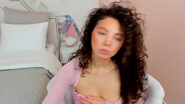 MargaretPeace online show from December 15, 2025, 3:01 am