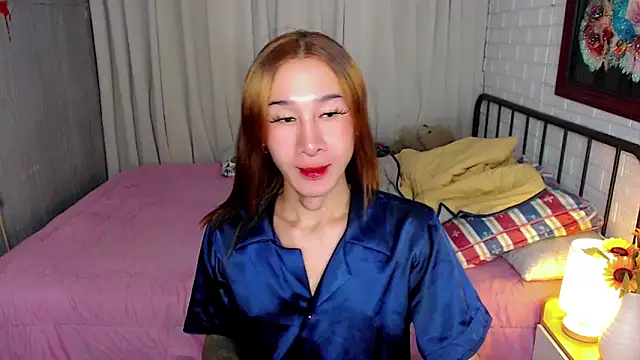 TRANSGODDESSA online show from November 19, 2025, 2:33 am