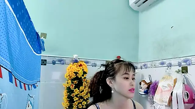 Snapshot of emgaixinhngoan chatting on September 26, 2025, 12:23 pm emgaixinhngoan online show from September 26, 2025, 12:23 pm