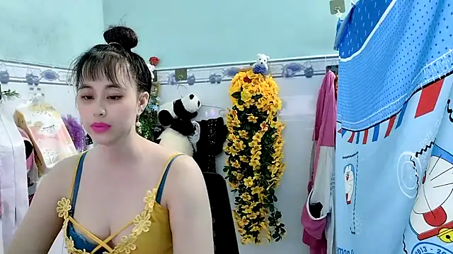 Snapshot of emgaixinhngoan chatting on September 18, 2025, 3:04 pm emgaixinhngoan online show from September 18, 2025, 3:04 pm