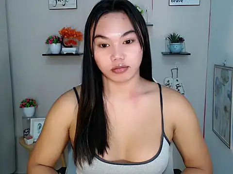 Snapshot of liane_mei chatting on May 15, 2026, 5:55 pm liane mei online show from May 15, 2026, 5:55 pm