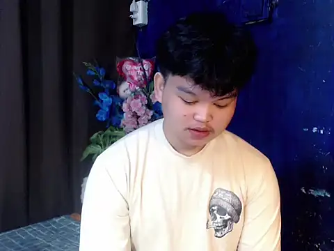 Snapshot of Reynelcock chatting on March 29, 2026, 6:09 pm Reynelcock online show from March 29, 2026, 6:09 pm