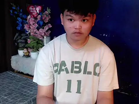 Snapshot of Reynelcock chatting on March 6, 2026, 3:40 pm Reynelcock online show from March 6, 2026, 3:40 pm