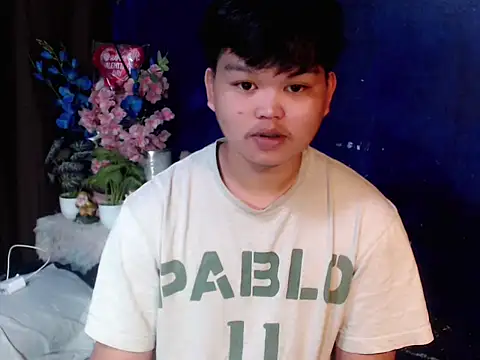 Snapshot of Reynelcock chatting on March 7, 2026, 3:17 pm Reynelcock online show from March 7, 2026, 3:17 pm