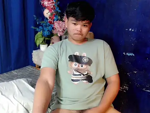 Snapshot of Reynelcock chatting on February 28, 2026, 5:01 pm Reynelcock online show from February 28, 2026, 5:01 pm