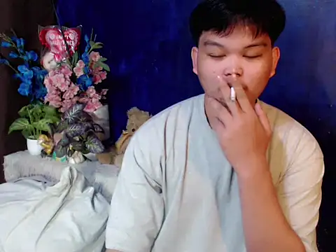 Snapshot of Reynelcock chatting on April 12, 2026, 5:16 pm Reynelcock online show from April 12, 2026, 5:16 pm