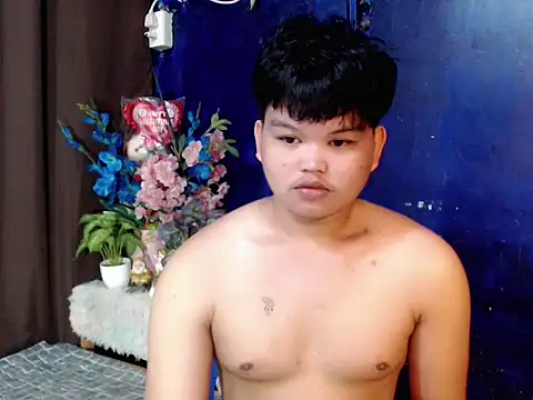 Snapshot of Reynelcock chatting on March 26, 2026, 7:01 pm Reynelcock online show from March 26, 2026, 7:01 pm