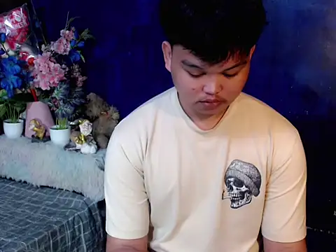 Snapshot of Reynelcock chatting on April 16, 2026, 3:35 pm Reynelcock online show from April 16, 2026, 3:35 pm