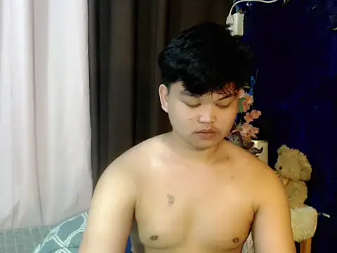 Snapshot of Reynelcock chatting on March 31, 2026, 7:27 pm Reynelcock online show from March 31, 2026, 7:27 pm