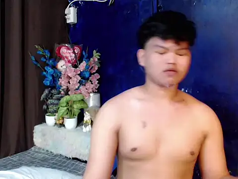 Snapshot of Reynelcock chatting on March 17, 2026, 9:51 pm Reynelcock online show from March 17, 2026, 9:51 pm