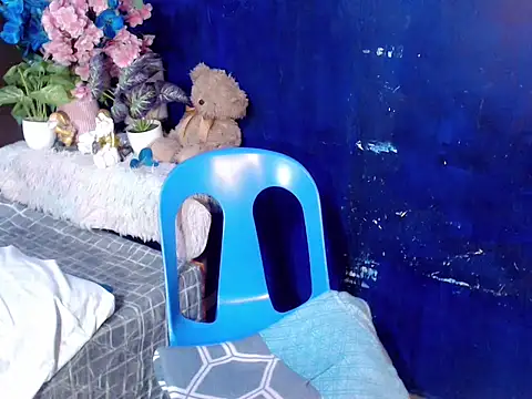 Snapshot of Reynelcock chatting on April 9, 2026, 6:19 am Reynelcock online show from April 9, 2026, 6:19 am