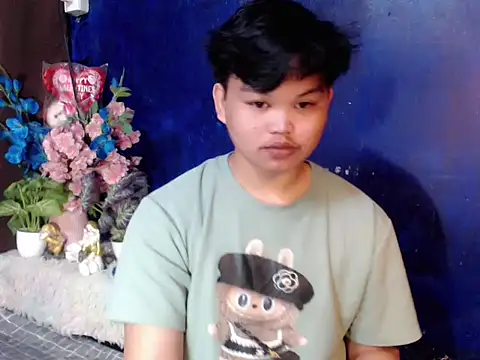 Snapshot of Reynelcock chatting on April 9, 2026, 4:47 am Reynelcock online show from April 9, 2026, 4:47 am