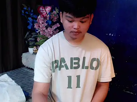 Snapshot of Reynelcock chatting on March 5, 2026, 3:52 pm Reynelcock online show from March 5, 2026, 3:52 pm