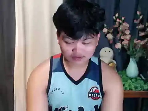 Snapshot of Reynelcock chatting on April 6, 2026, 9:21 am Reynelcock online show from April 6, 2026, 9:21 am