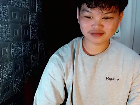 Snapshot of Reynelcock chatting on September 8, 2025, 8:30 pm Reynelcock online show from September 8, 2025, 8:30 pm